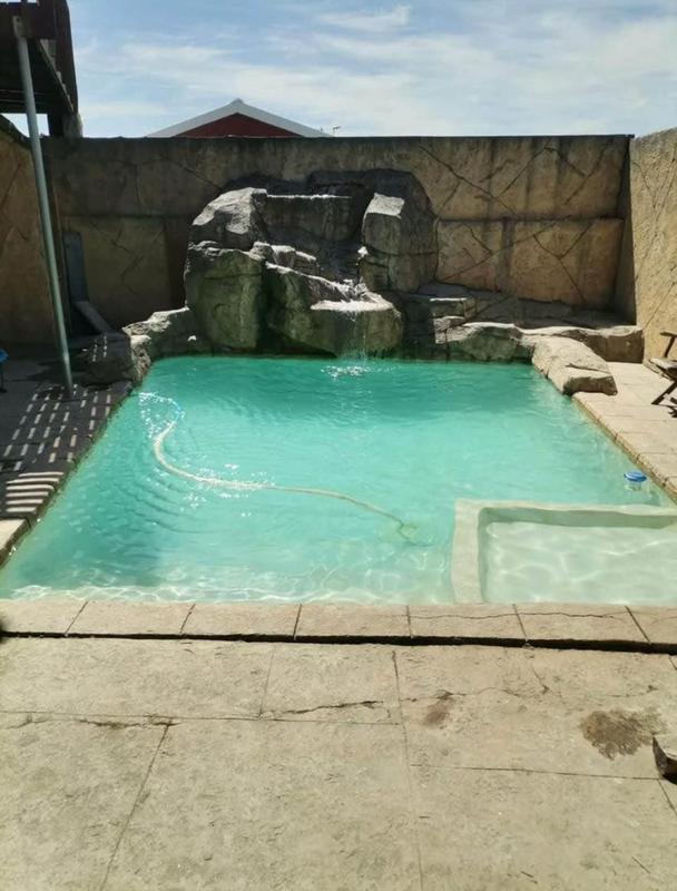 4 Bedroom Property for Sale in Malibu Village Western Cape